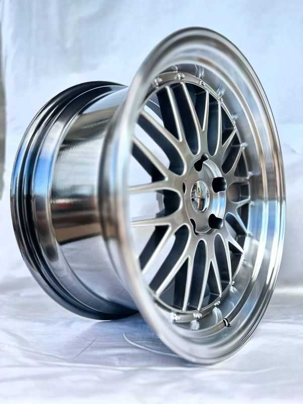 KS014	R18 8J	ET20	5x120	72,6	HYPER BLACK MACHINE LIP + CHROME RIVERTS