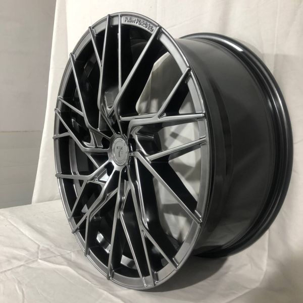 FA831	R20 8,5J	ET30	5x112	66.6	HYPER BLACK