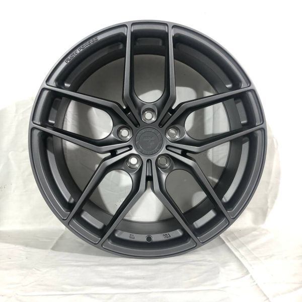 FA751	R20 8,5J	ET30	5x112	66,6	Matte Gunmetal