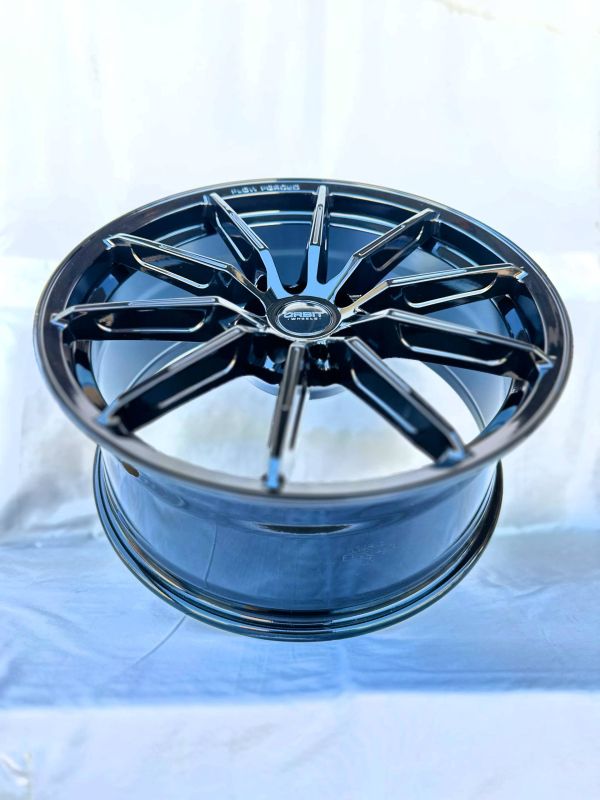 F9834	R19 8,5J	ET35	5x112	66,6	GLOSS BLACK