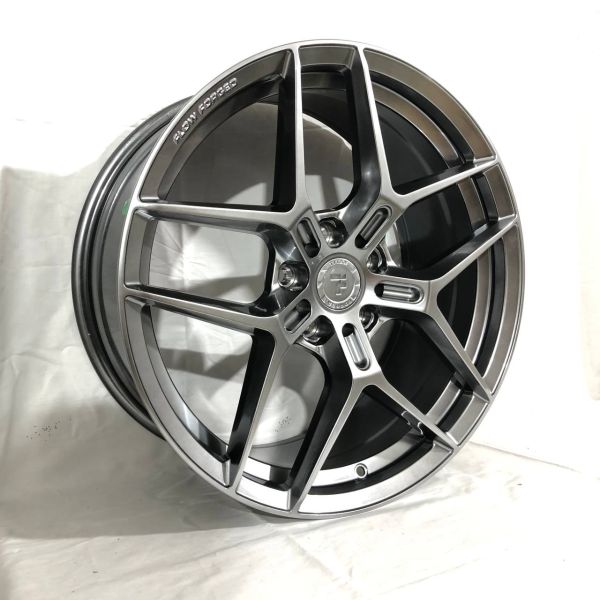 F9833	R19 9,5J	ET35	5x112	66,6	Hyper Black