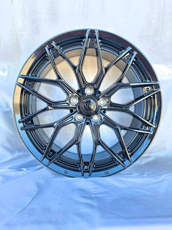 F9797	R19 8,5J	ET35	5x114,3	73,1	GLOSS BLACK