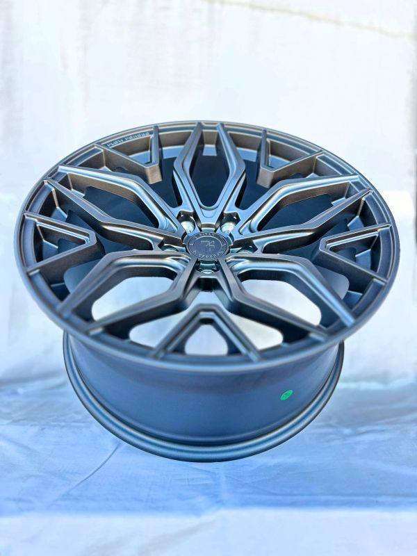 F9753	R19 9,5J	ET35	5x120	72,6	Matte Gunmetal