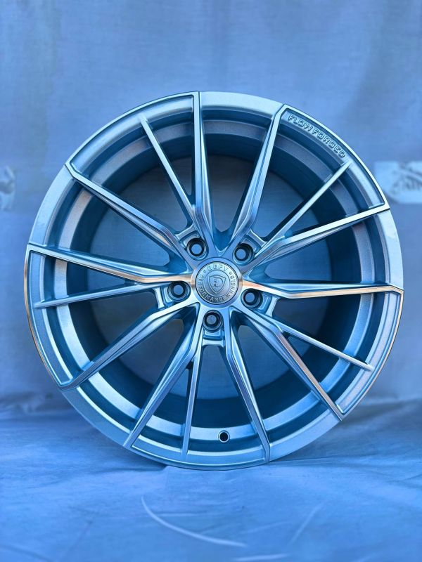 F8828	R18 8J	ET38	5x114,3	73,1	SILVER MACHINE