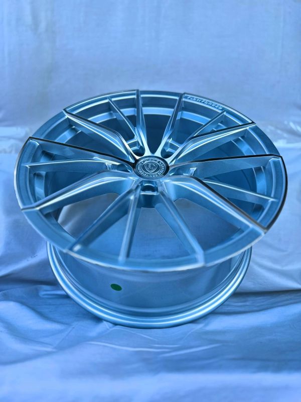 F8828	R18 8J	ET38	5x114,3	73,1	SILVER MACHINE