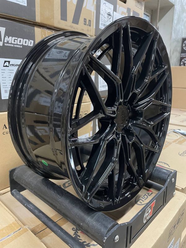 F8797	R18 8J	ET35	5x114,3	73,1	Gloss Black