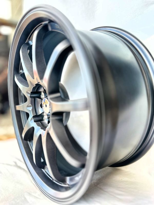 F8680	R18 8,5J	ET40	5x100 / 5x114,3	73,1	Matte Gunmetal