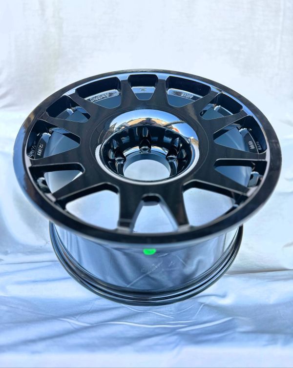 E314	R18 9J	ET0	6x139,7	106,2	Gloss Black