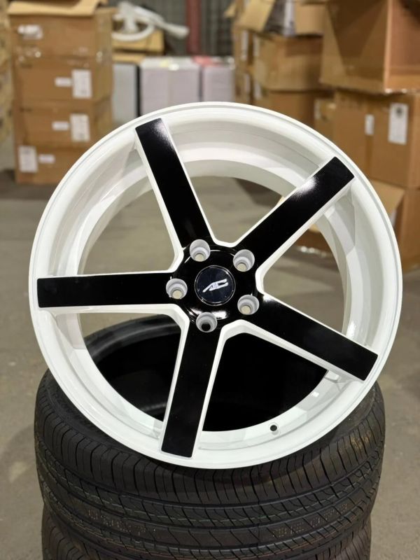 A570R	R20 10,5J	ET38	5x112	66,56	white and black