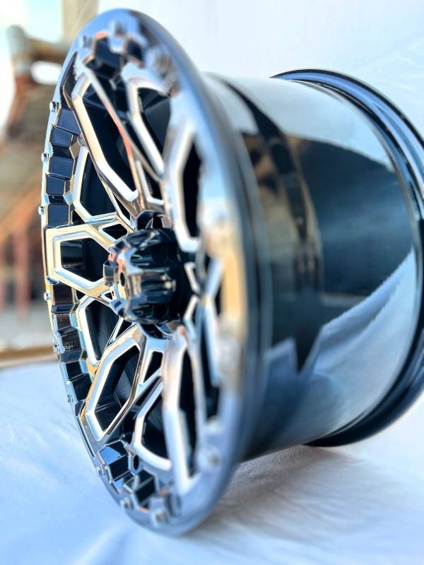 8252	R18 9J	ET-12	5x114,3	67,1	GLOSS BLACK WITH MILLING WINDOW