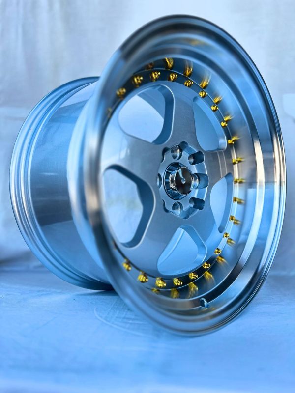 6089R	R16 9J	ET15	4x100 / 4x114,3	73,1	Silver Polish Lip Gold Rivets