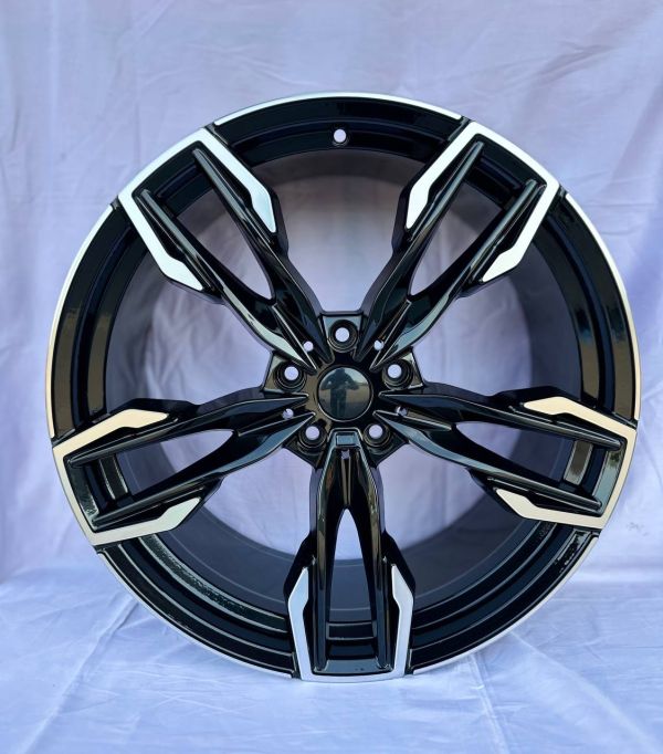 YF5718	R21 9,5J	5x112	ET43	66,5 	Black Machine Face