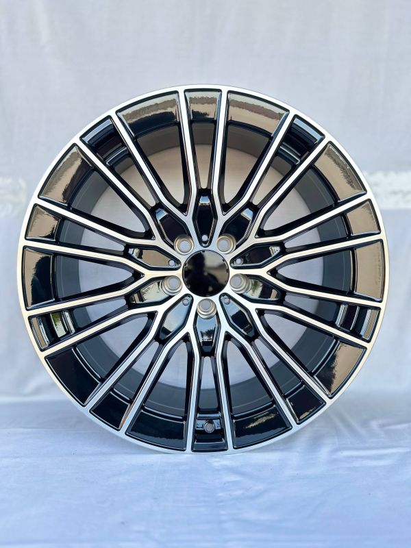 YF0427	R20 9,5J	5x112	ET40	66.45	BLACK MACHINE FACE