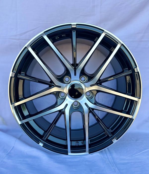 0029	R18 8J	5x114,3	ET35	64,1 	BLACK MACHINE FACE