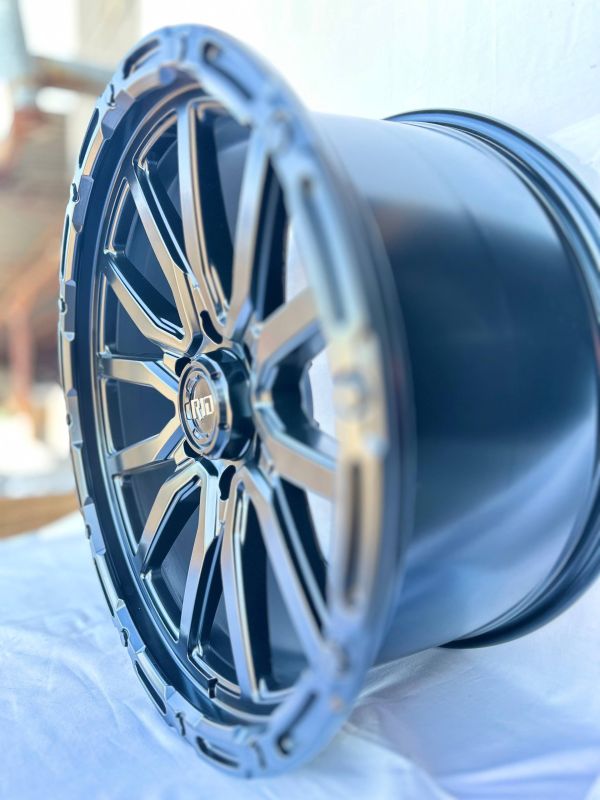6141	R20 9,5J	6x139,7	ET20	106,1 	Black Matt