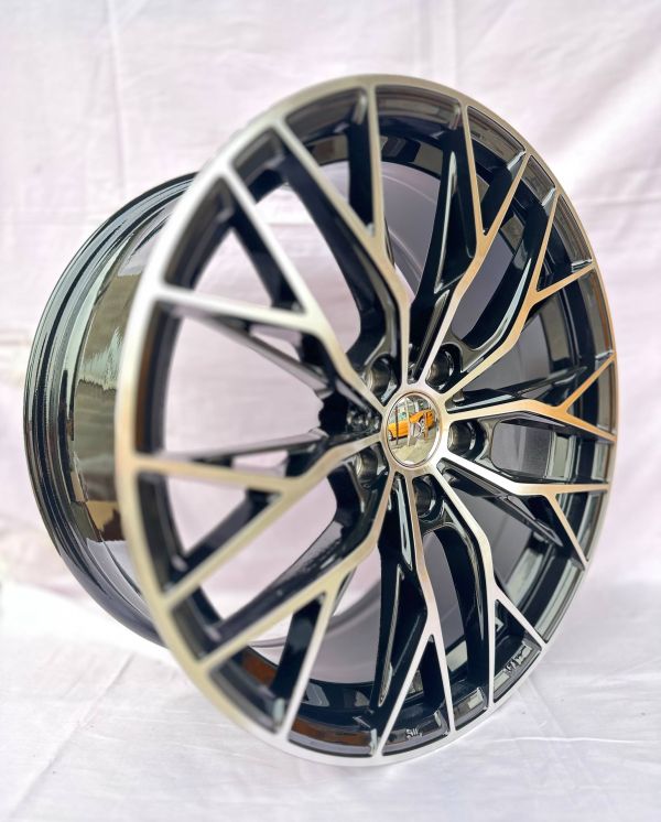 0387	R18 8J	5x114,3	ET40	67,0 	bmf