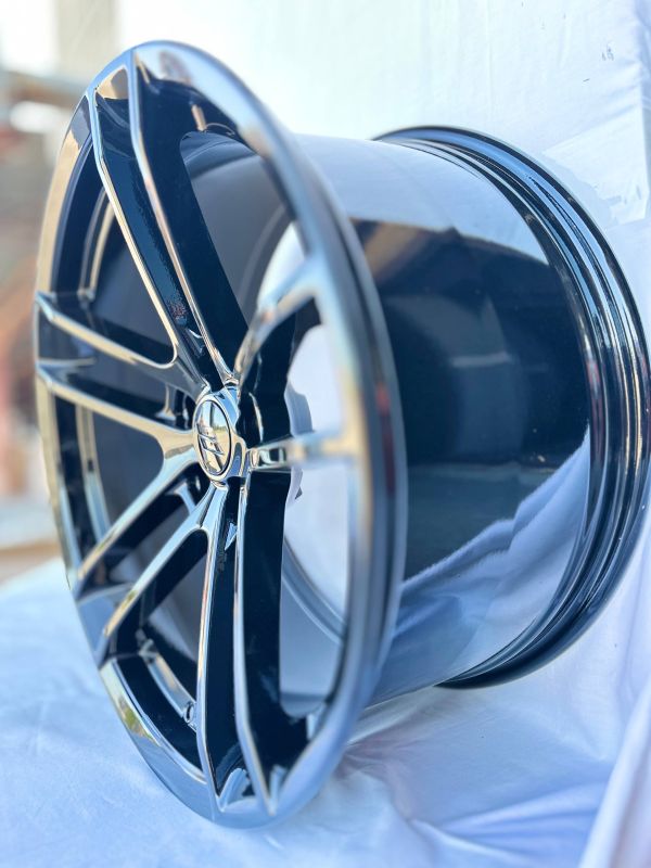 5599	R20 9,5J	5x115	ET10	71,5 	BLACK