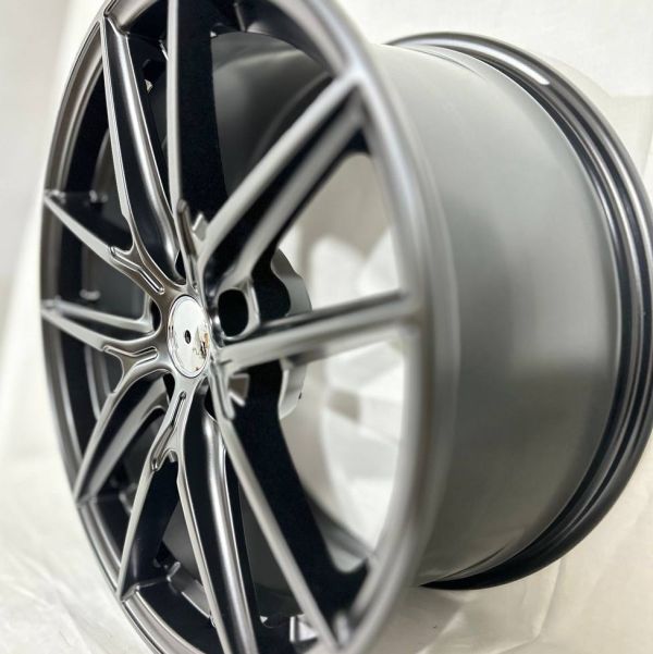 5612	R18 8,5J	5x114,3	ET35	72,6 	Satin Black