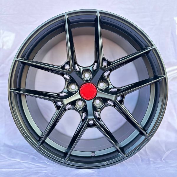 6130	R19 8,5J	5x112 / 5x114,3 ( 5x113 )	ET35	73,1 	SEMIMMATE BLACK