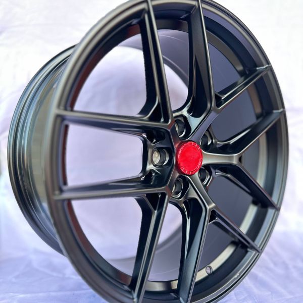 6130	R19 8,5J	5x112 / 5x114,3 ( 5x113 )	ET35	73,1 	SEMIMMATE BLACK