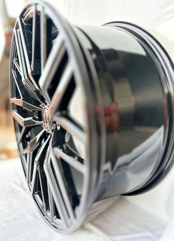 0376	R20 9J	5x112	ET35	66,6 	GLOSS BLACK