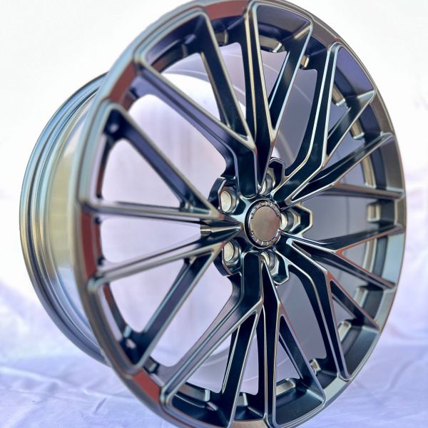 0376	R19 8,5J	5x112	ET30	66,5 	MAT BLACK