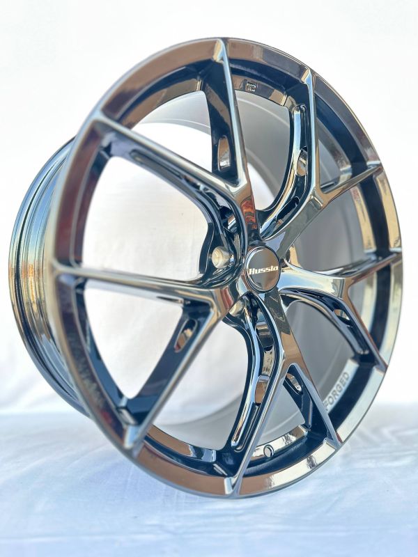 YF5888	R20 8,5J	5x114,3	ET35	73,1 	GLOSS BLACK