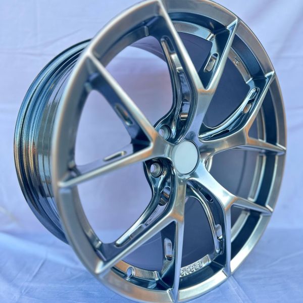YF5888	R18 8,5J	5x112	ET38	66.45	HB