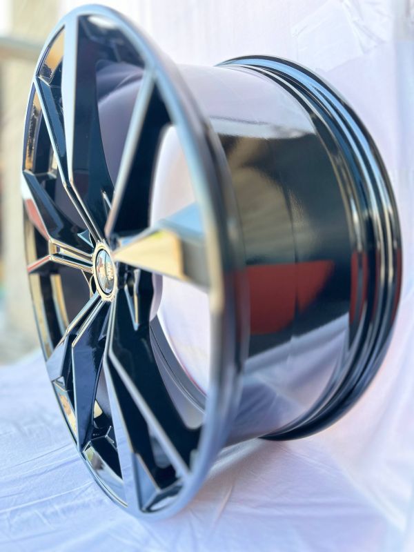 5595	R20 8J	5x112	ET40	66,5 	Black