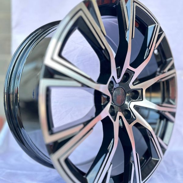 D1130	R19 8J	5x112	ET26	66,6 	BLACK MACHINED FACE