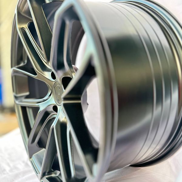YF5593	R19 8,5J	5x112	ET21	66,5 	Satin Black