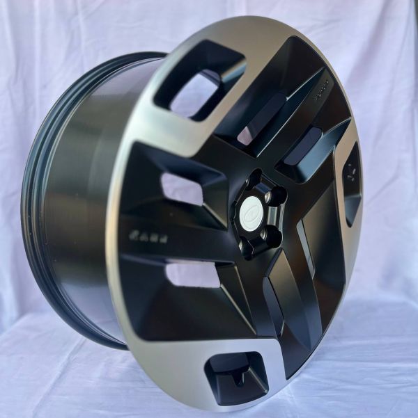 0371	R22 9,5J	5x120	ET42,5	72,6 	MAT BLACK MACHINR FACE