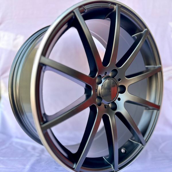 1092	R19 8,5J	5x112	ET42	66,6 	Satin Black Machined Lip