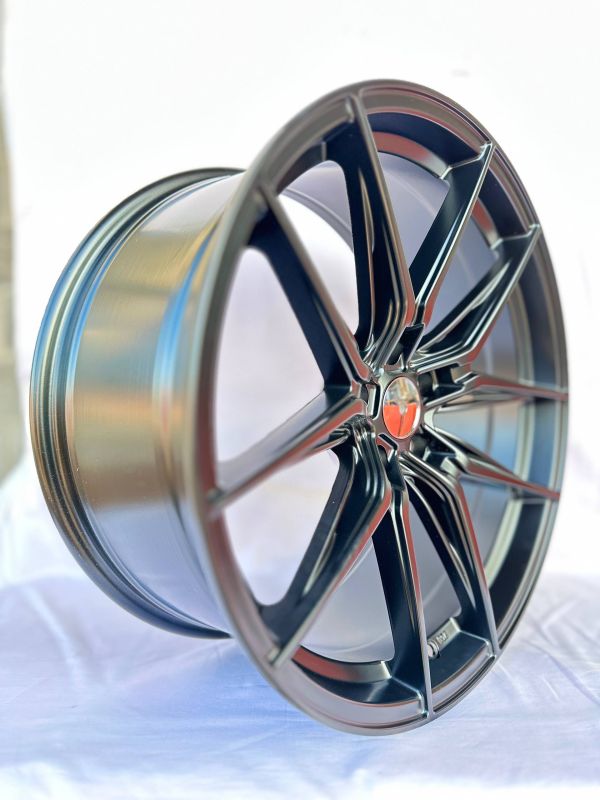 5559	R20 9J	5x112 / 5x114,3 ( 5x113,1 )	ET30	73,1 	MAT BLACK