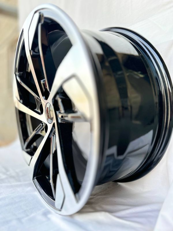 5445	R17 7,5J	5x100	ET35	57,1 	Black Machined Face
