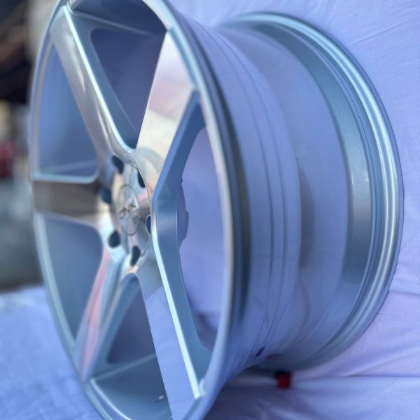5288	R22 9,5J	6x135	ET25	87,1 	Silver Machined