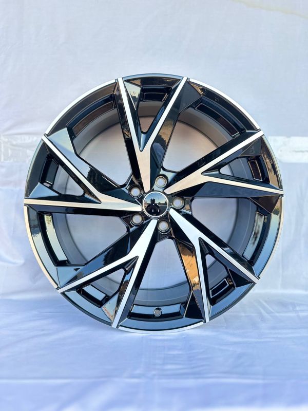 D5491	R20 9J	5x112	ET30	66,5 	BLACK MACHINED FACE