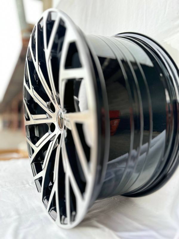 0337	R20 9J	5x112	ET30	66,6 	GLOSS BLACK MACHINED