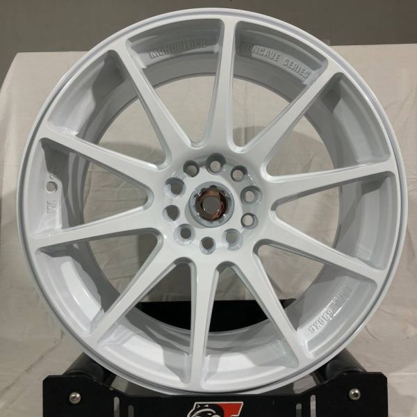 0051	R18 8,5J	5x105 / 5x114,3	ET40	67,1 	white