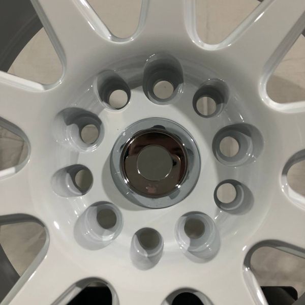 0051	R18 8,5J	5x105 / 5x114,3	ET40	67,1 	white
