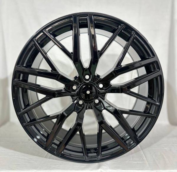 0210	R20 8,5J	5x114,3	ET35	70,5 	Gloss Black