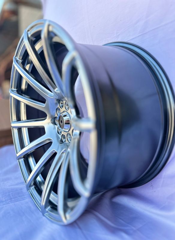 ZS101 R18 10,5J	ET15	5x100 / 5x114,3	73,1 hyper black