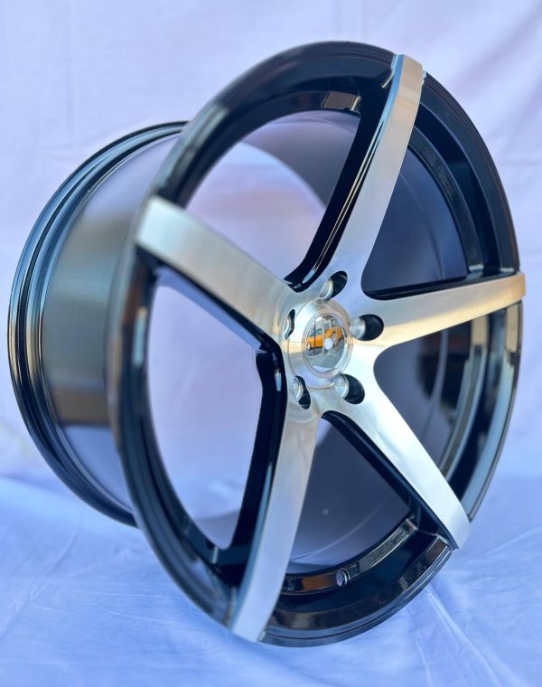 ZS017	R18 9J	ET20	5x114,3	73,1 sliver/machine FACE
