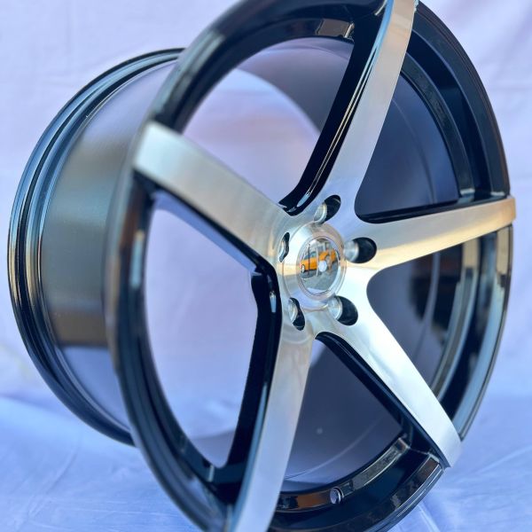 ZS017	R18 9J	ET20	5x114,3	73,1	black machine face