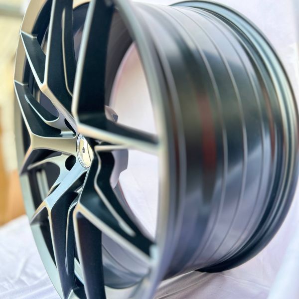 XF016	R19 8,5J	ET35	66.45	5x112	MATTE BLACK