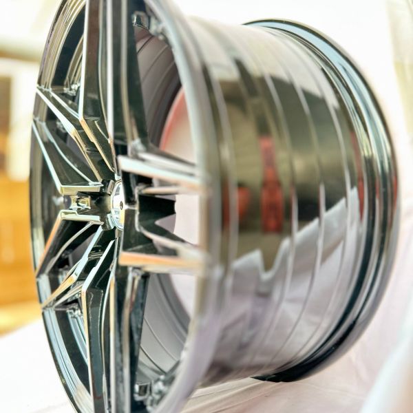 XF007	R19 9,5J	ET35	72.56	5x120	BLACK+CR