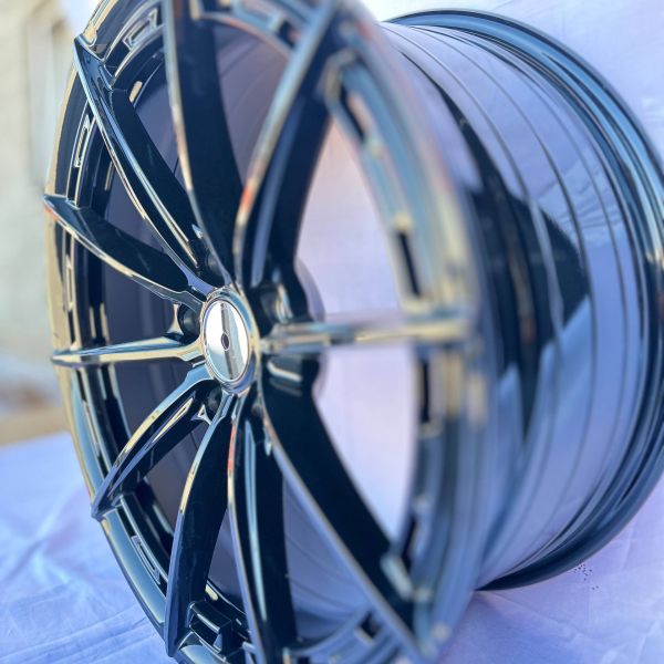 XF006	R18 8J	ET35	73.1	5x114,3	BLACK