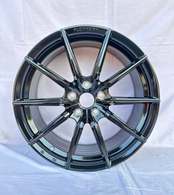 XF005 R18 9J ET35	72.56	5x120	BLACK