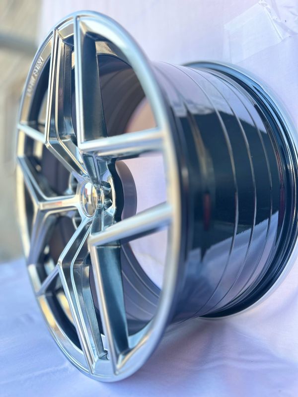XF204 R19 8,5J ET30	72.56	5x120	HB