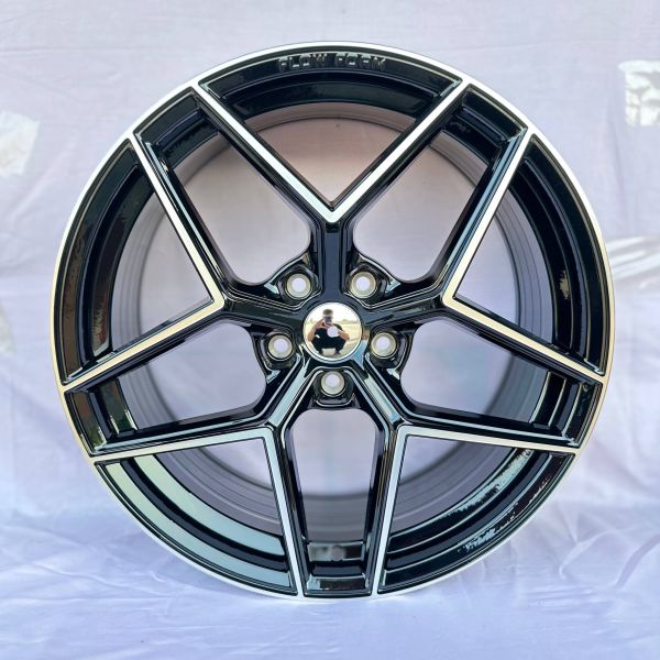 XF204 R19 8,5J ET35	73.1	5x114,3	MB